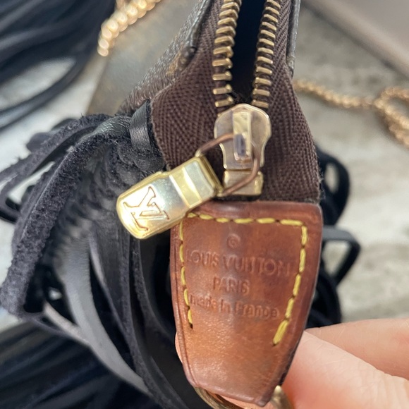 Louis Vuitton fringed pochette crossbody/clutch - Picture 3 of 9